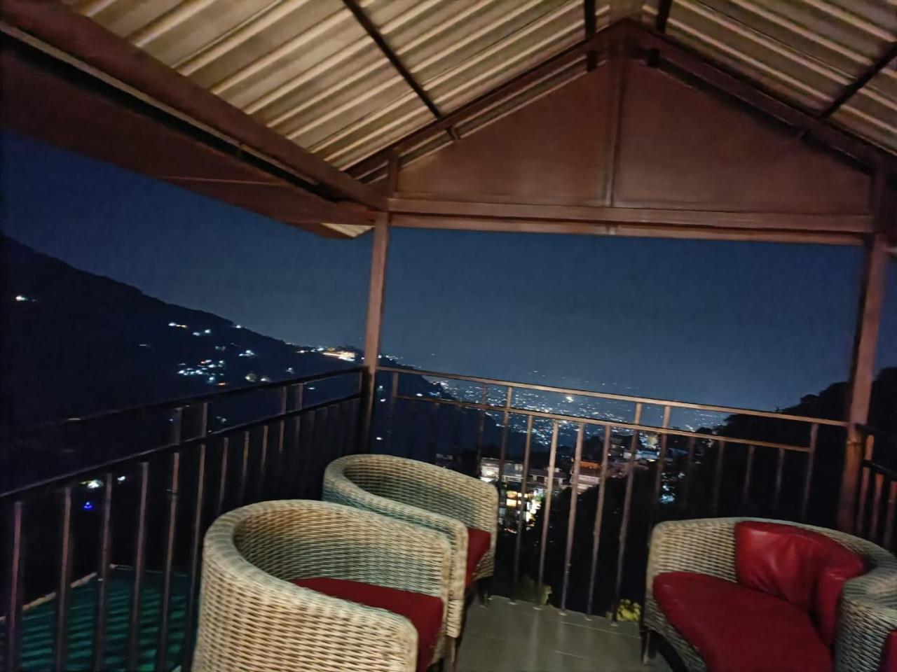 King Castle Mcleodganj-Centrally Heated And Air Cooled- Near Mall Road - Free Parking Dharamsala Exteriér fotografie